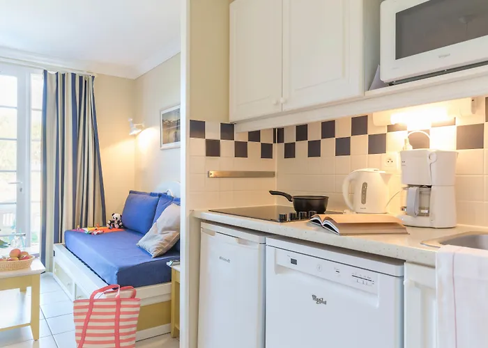 Pierre & Le Domaine De Bourgenay