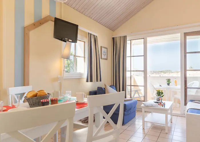 Pierre & Le Domaine De Bourgenay