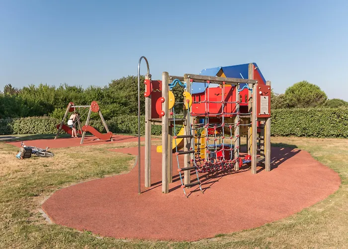 Pierre & Le Domaine De Bourgenay