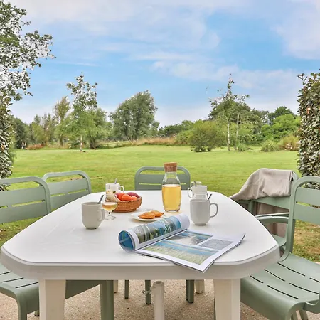 Pierre & Le Domaine De Bourgenay 3*