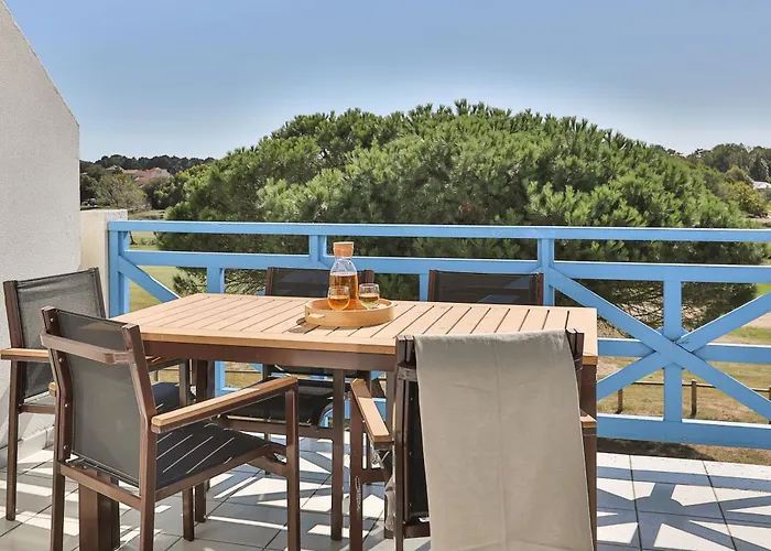 Pierre & Le Domaine De Bourgenay 3*