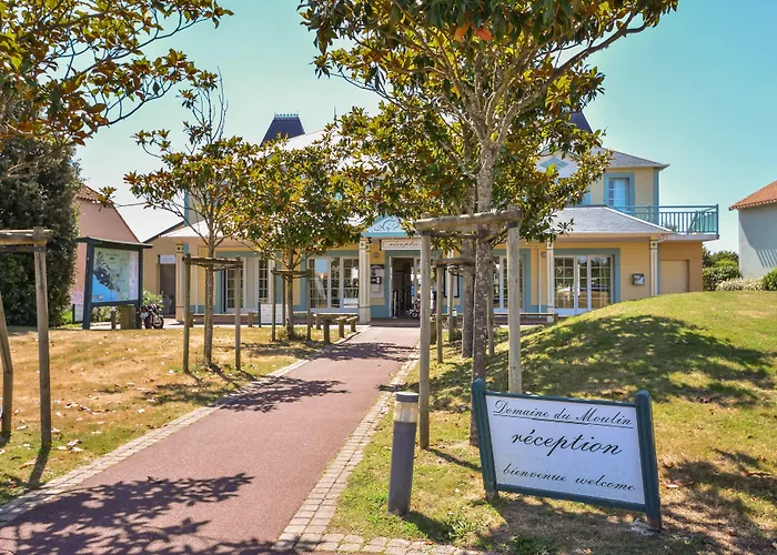 Pierre & Le Domaine De Bourgenay