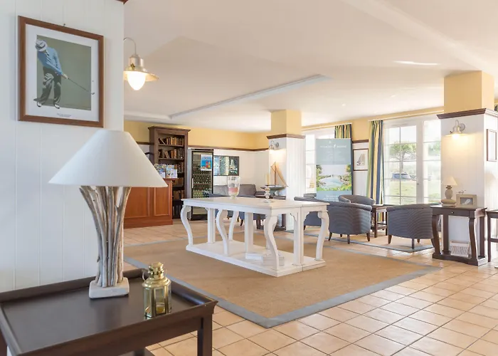 Pierre & Le Domaine De Bourgenay